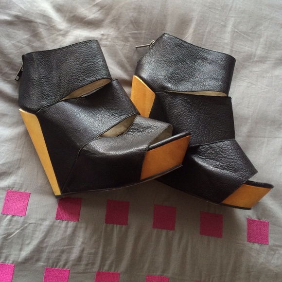Black Leather/ Wooden Wedges