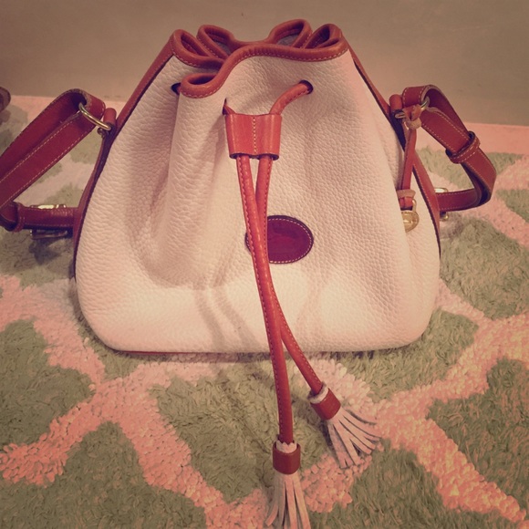 Vintage Dooney and Bourke Bucket bag. Classic