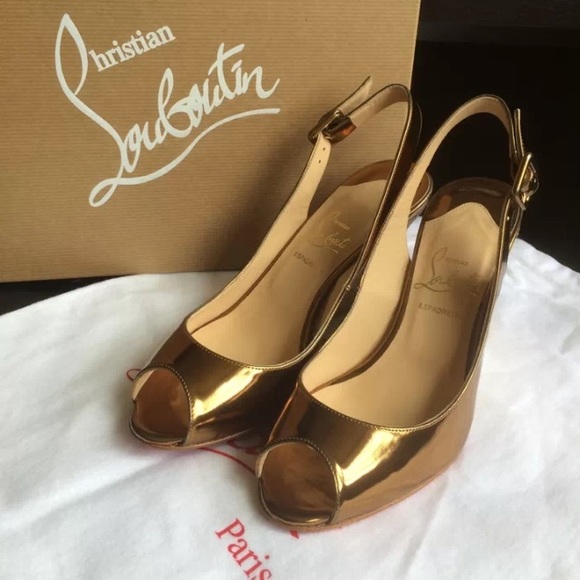 ๐ซSOLD๐ซ ๐ฏAuth Christian Louboutin Bronze Wedge - Picture 2 of 8