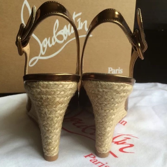 ๐ซSOLD๐ซ ๐ฏAuth Christian Louboutin Bronze Wedge - Picture 4 of 8