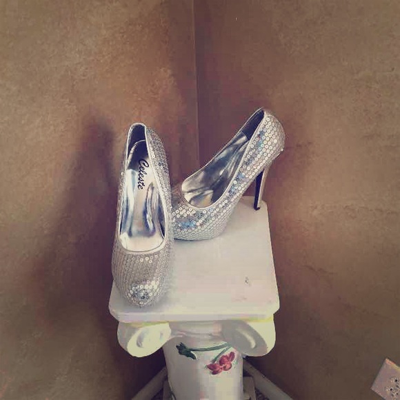 New Celeste sequin shoes sz 8.5