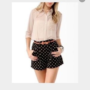 Black high waisted short