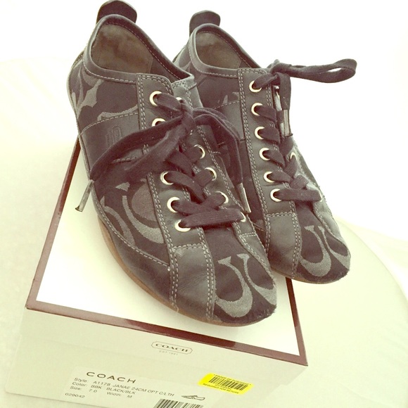 Black Coach Monogram Shoes! Great Condition 😎