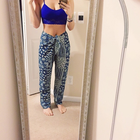 Traded๐ซ ๐ HOST PICK ๐Beach pants - Picture 3 of 3