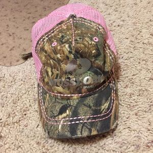 Mossy oak camo/pink hat