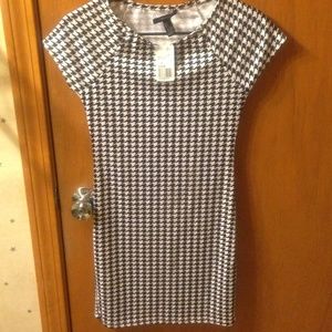 Houndstooth print fitted dress