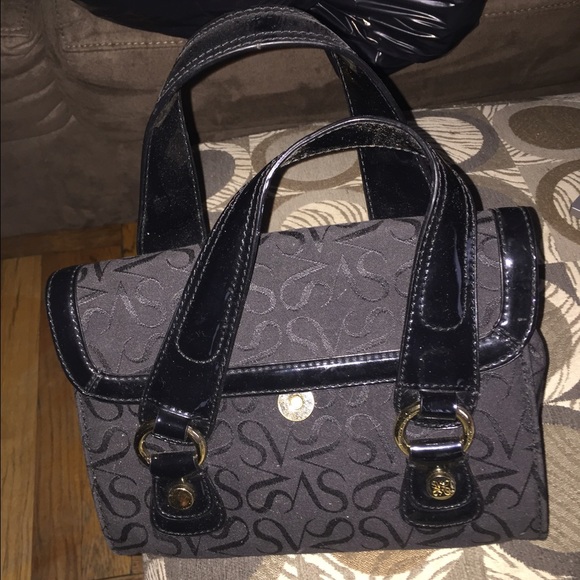 Black Simply Vera Vera Wang handbag