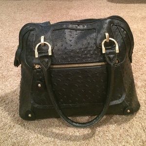 👜 MAKE AN OFFER 👜 LondonFog: Black Texture Purse