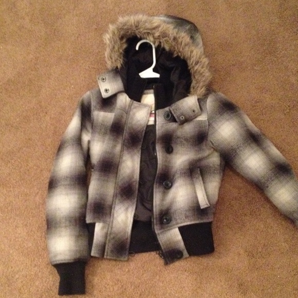 Coat - Picture 2 of 4