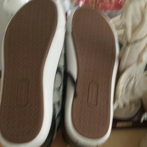 Coach authentic good condition. - Picture 2 of 4