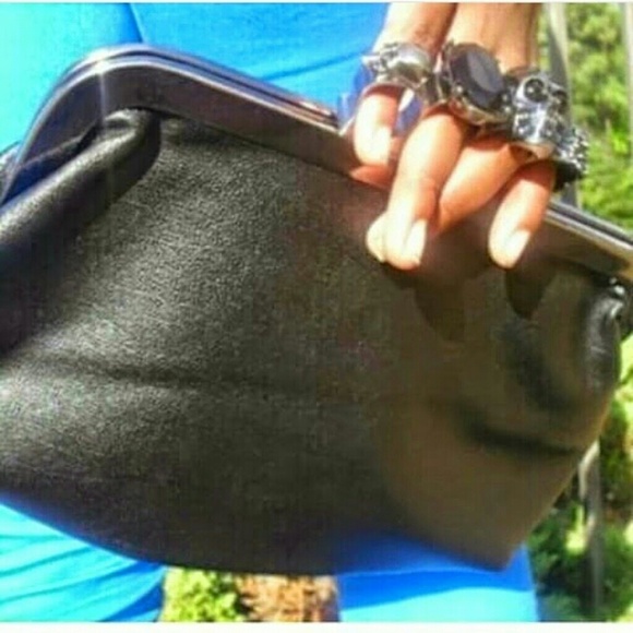 Brass knuckle clutch