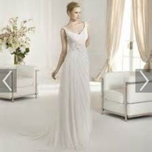 Pronovias White Chiffon Wedding Dress