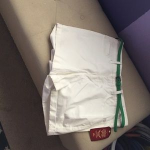 White high wasted shorts