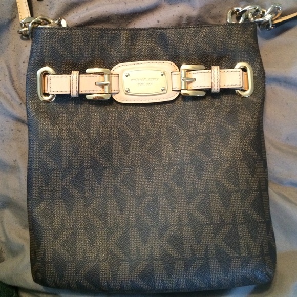 ***TODAY ONLY SALE*** Michael Kors crossbody bag!!