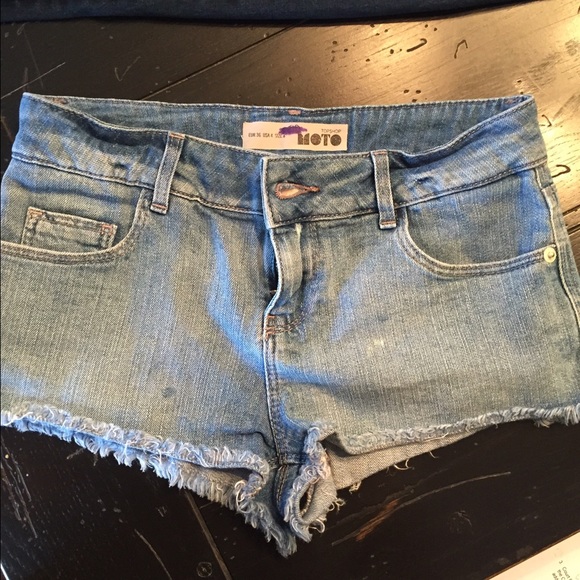 Top shop size 4 (0-2) denim shorts