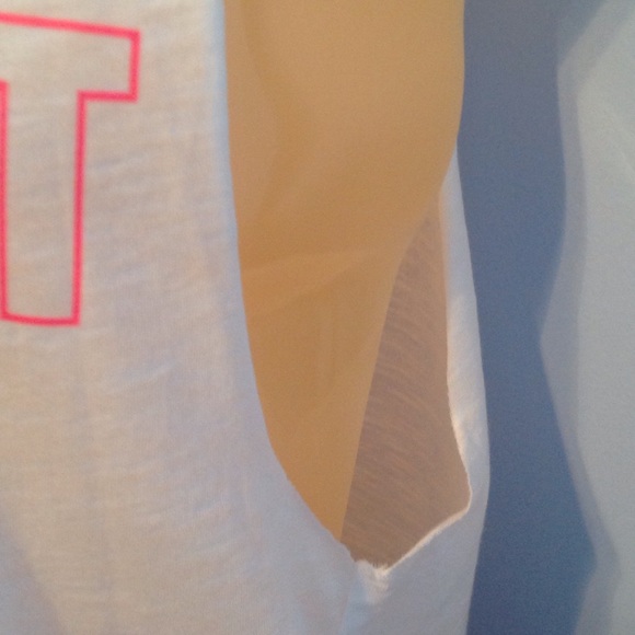 BUNDLED VS PINK muscle tee - Picture 2 of 2