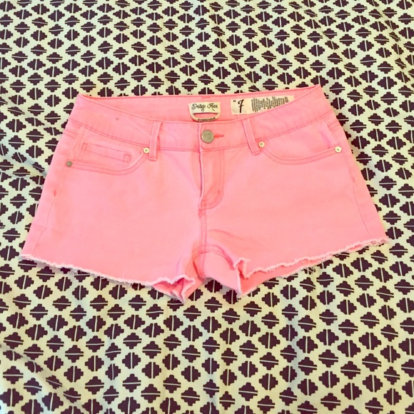 Super cute Indigo Rein pink shorts