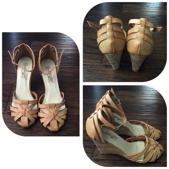 Strappy sandals size 6.5 nude/natural color