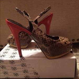 BRAND NEW! Slingback peep toe heels!!