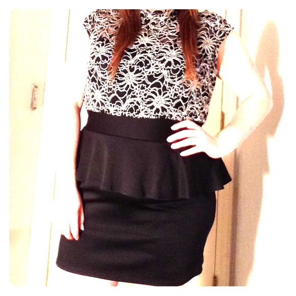 Lace topped sweetheart peplum dress