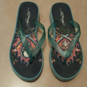 Ladies 9 ed hardy flip flops