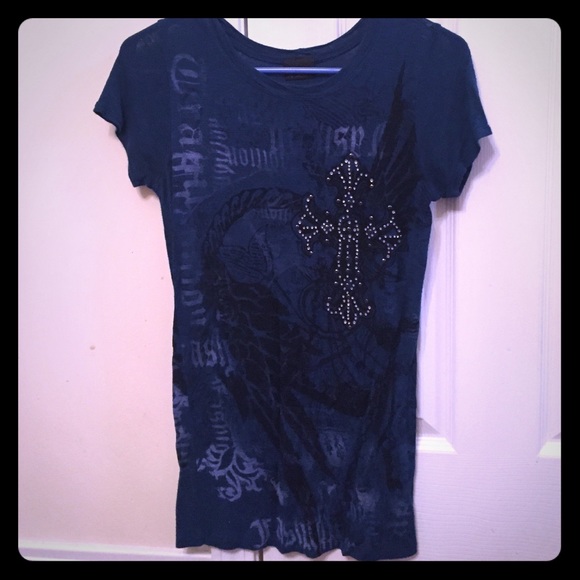 ✨✨BUCKLE tee size small✨✨