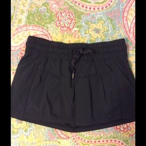 Lululemon Leader of the Track Skirt, Black, 6.