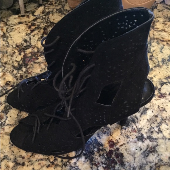 BRAND NEW black lace up heels
