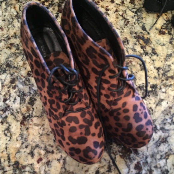 Brand new cheetah wedges