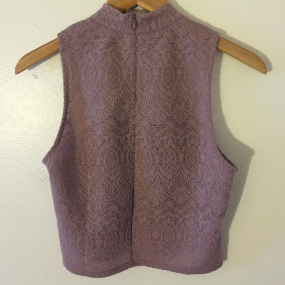 Crop top - Picture 2 of 3