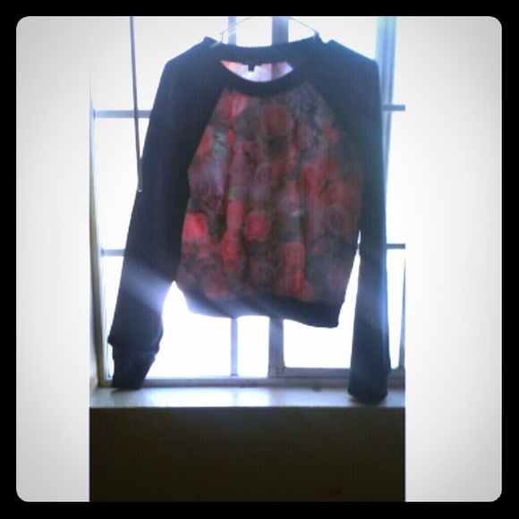 Flowered Crop Top Sweater