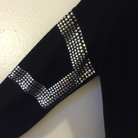 Sweater - Picture 2 of 3