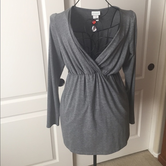 Motherhood gray maternity top