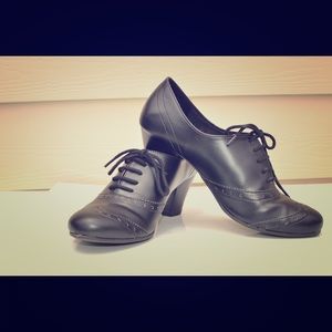 Black working shoes