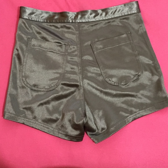 High rise shorts - Picture 2 of 4