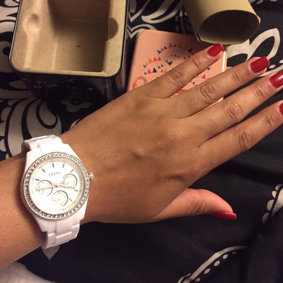 Women's all white Fossil watch - Picture 2 of 2