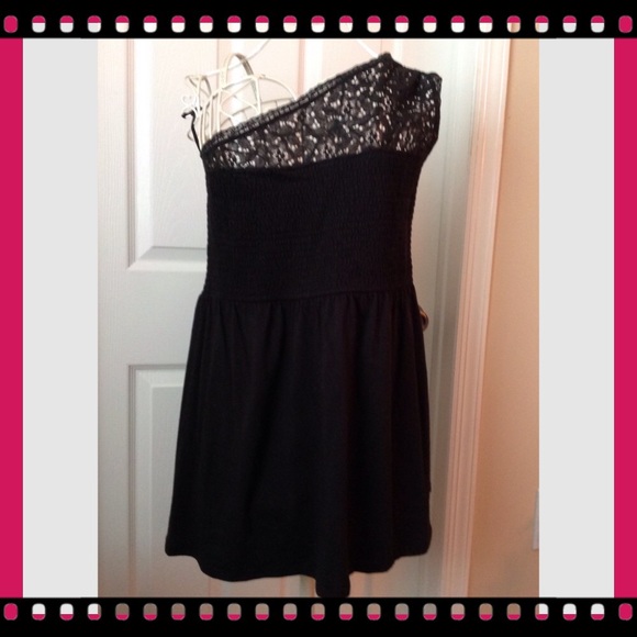 Avenue Tops - Black Lace One Shoulder Tunic Top