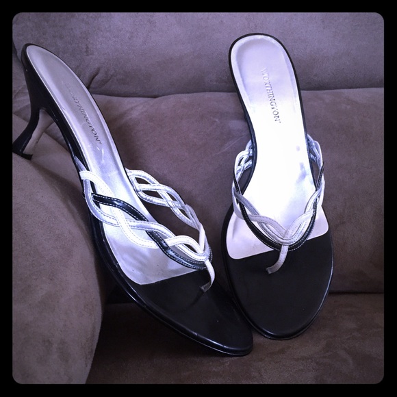 Chelsea Black/White Sandal
