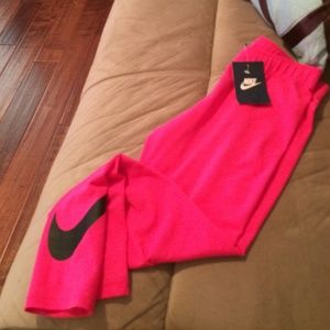 Hot pink nike leggings