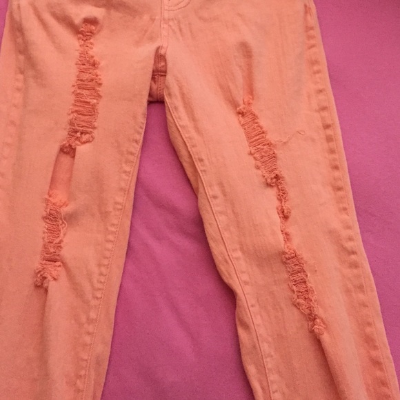 Coral distressed jeans - Picture 2 of 4
