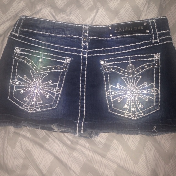 Super cute jean skirt, barely worn just like new!!