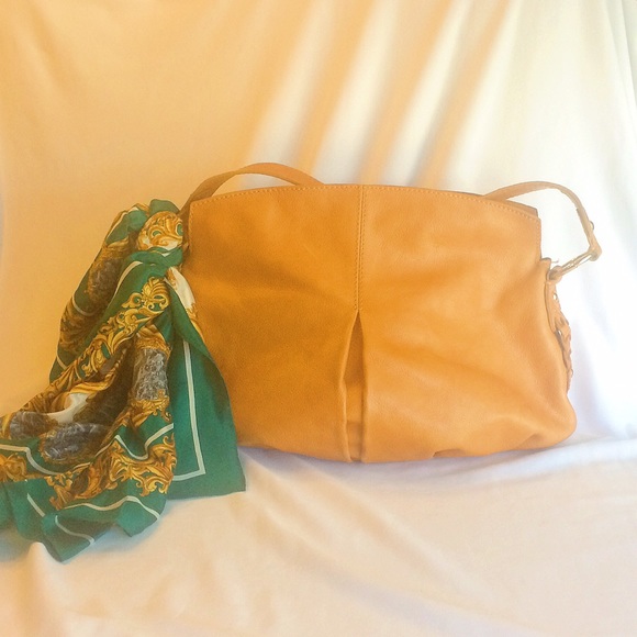 Banana republic 100% leather purse