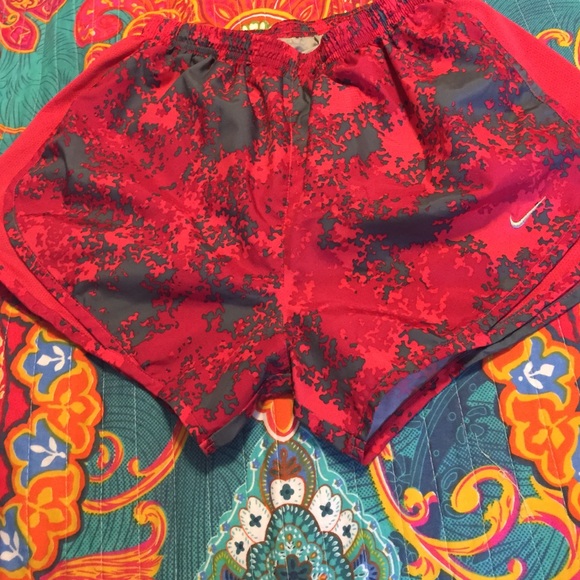 Nike running shorts - Picture 2 of 2