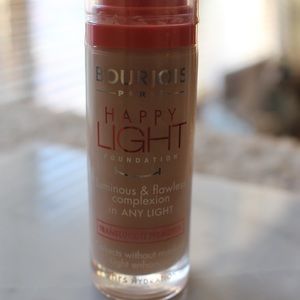 Bourjois Happy Light Foundation #52 Beige Clair.