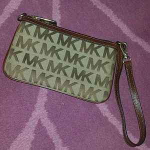 Authentic Michael Kors Wristlet