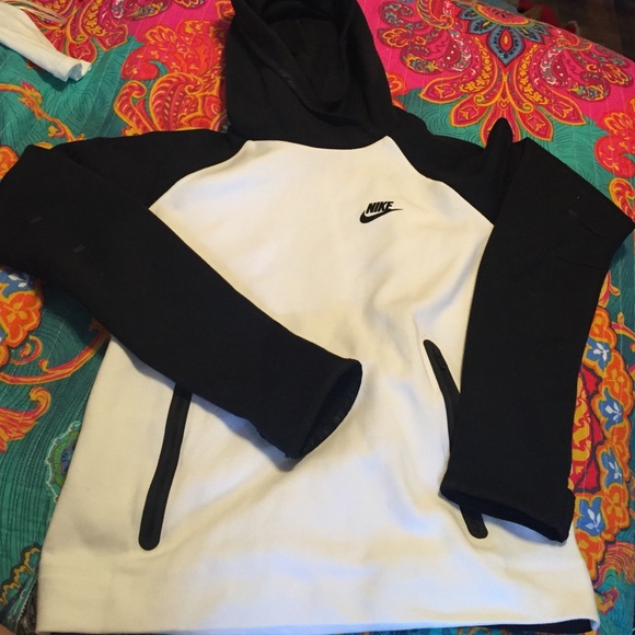 Nike tech jacket NWOT