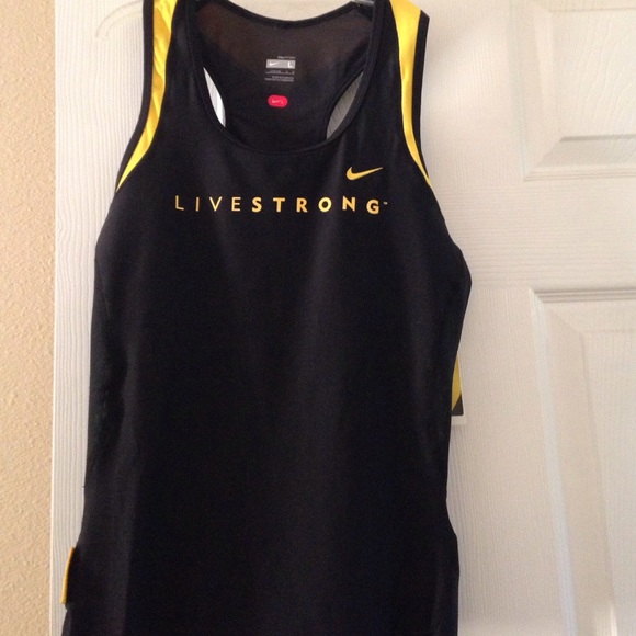 Black racerback workout tank top