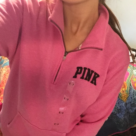 SALE🌴Vs pink zip up - Picture 3 of 3