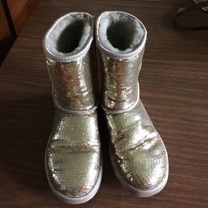 size 6 silver sparkly UGGS
