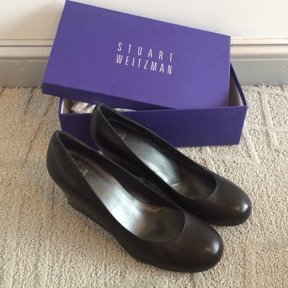 AUTHENTIC Stuart Weitzman wedges